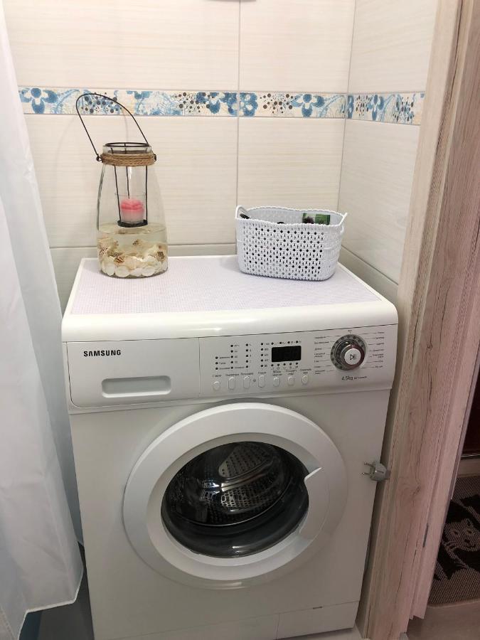 Новая Красивая Квартира. チェルカースィ エクステリア 写真