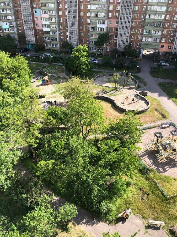 Новая Красивая Квартира. チェルカースィ エクステリア 写真