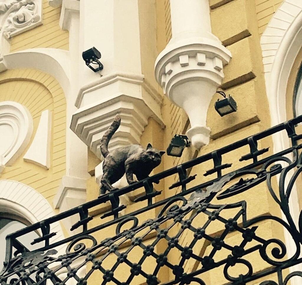 Новая Красивая Квартира. チェルカースィ エクステリア 写真